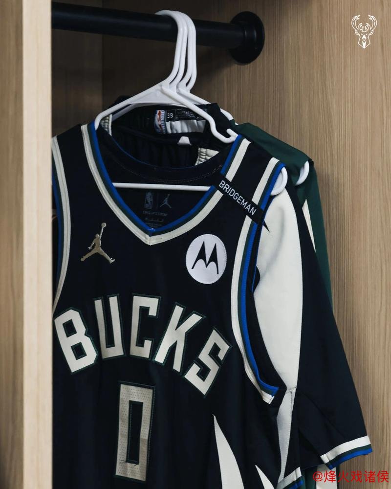 利拉德与字母哥合取63分，三球空砍50分，雄鹿险胜黄蜂豪取4连胜