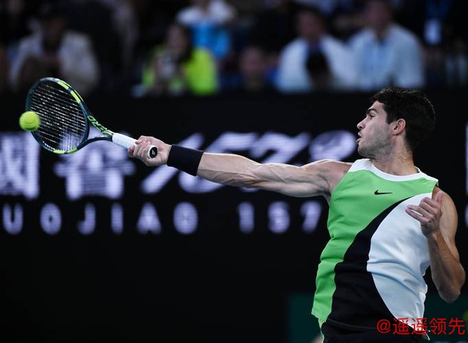 澳网｜阿尔卡拉斯首进男单四强，要成为最年轻全满贯得主，须先战胜兹维列夫